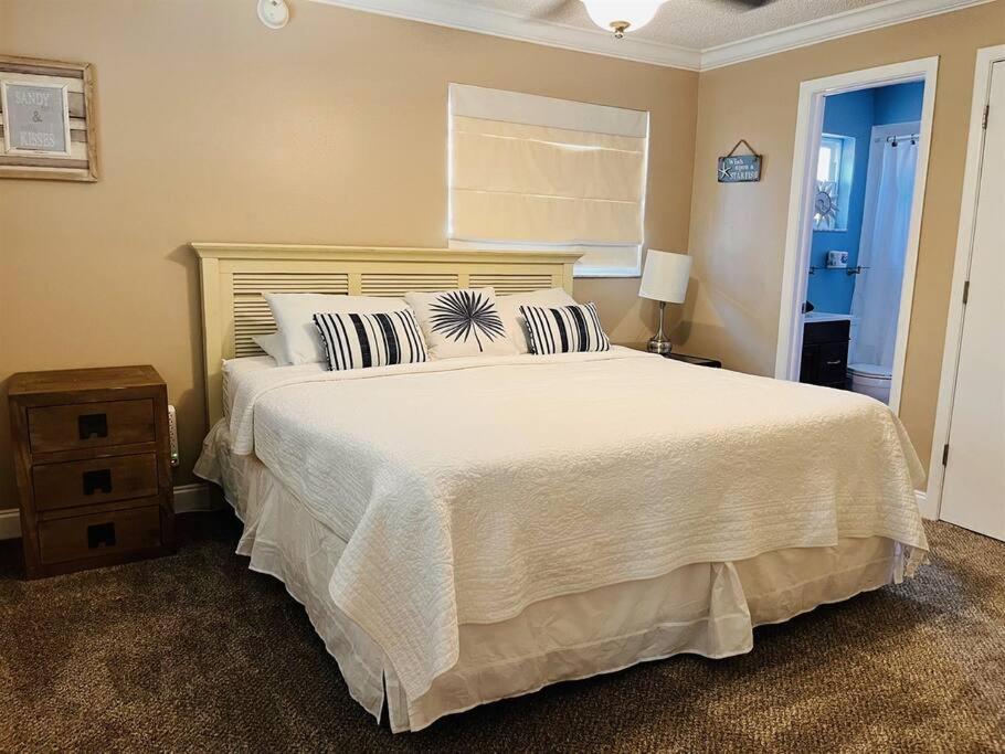 5Bed2Bath Pool Home Walking Distance From Beach! Клиъруотър Бийч Екстериор снимка