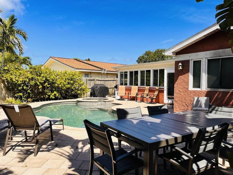 5Bed2Bath Pool Home Walking Distance From Beach! Клиъруотър Бийч Екстериор снимка