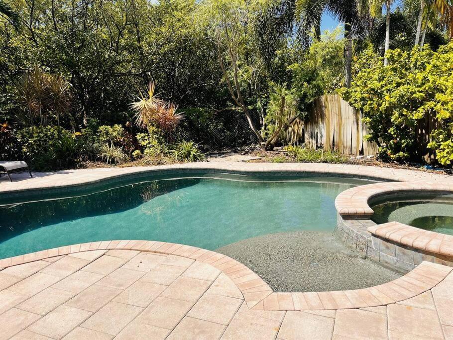 5Bed2Bath Pool Home Walking Distance From Beach! Клиъруотър Бийч Екстериор снимка
