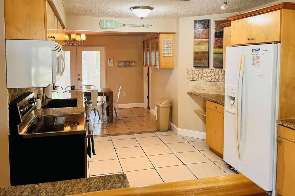 5Bed2Bath Pool Home Walking Distance From Beach! Клиъруотър Бийч Екстериор снимка