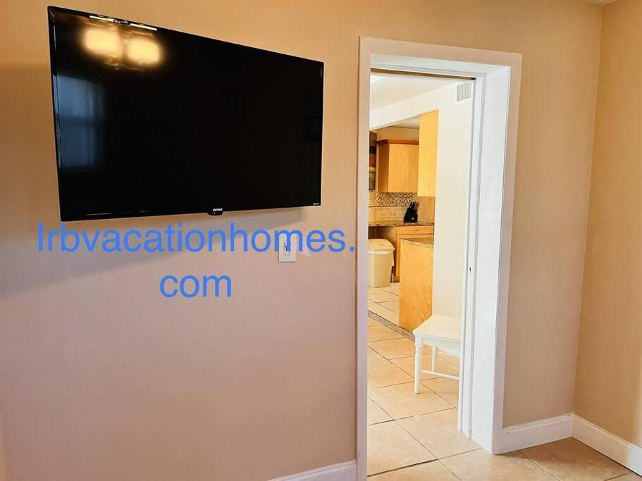 5Bed2Bath Pool Home Walking Distance From Beach! Клиъруотър Бийч Екстериор снимка