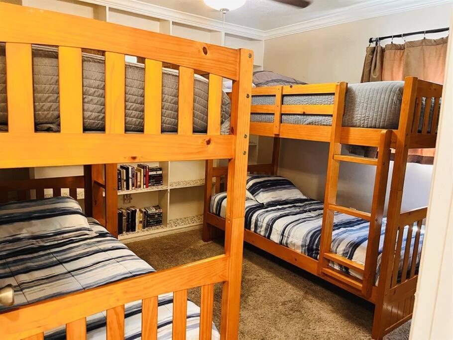 5Bed2Bath Pool Home Walking Distance From Beach! Клиъруотър Бийч Екстериор снимка
