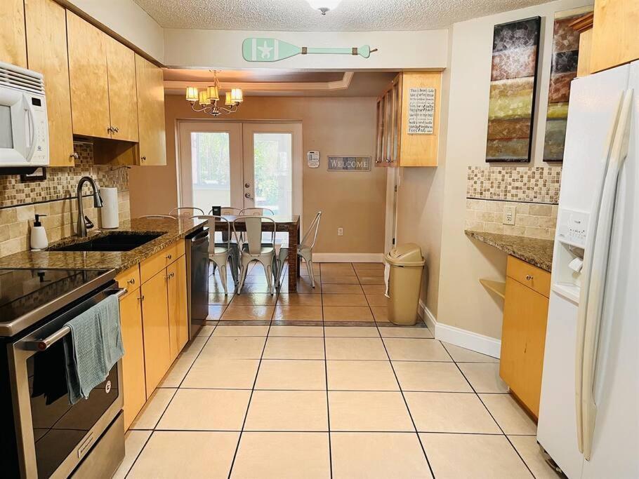 5Bed2Bath Pool Home Walking Distance From Beach! Клиъруотър Бийч Екстериор снимка