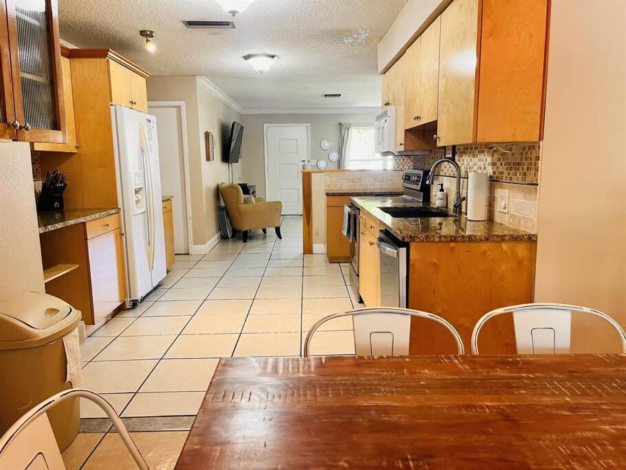 5Bed2Bath Pool Home Walking Distance From Beach! Клиъруотър Бийч Екстериор снимка