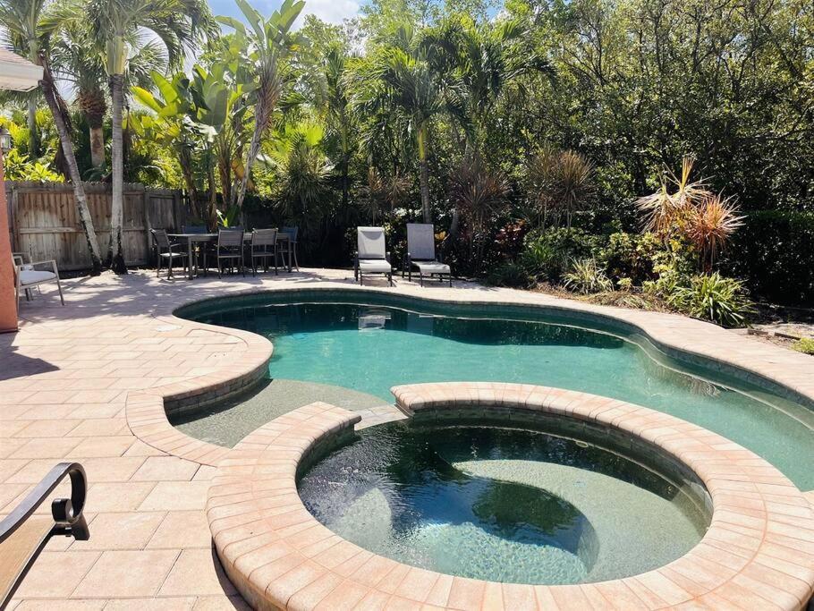 5Bed2Bath Pool Home Walking Distance From Beach! Клиъруотър Бийч Екстериор снимка